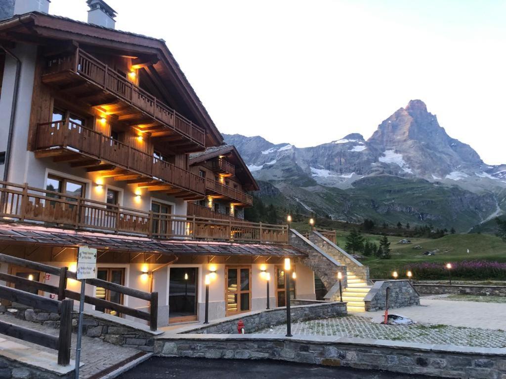 3 Chalets Aparthotel ブレウイル・チェルヴィナイア エクステリア 写真