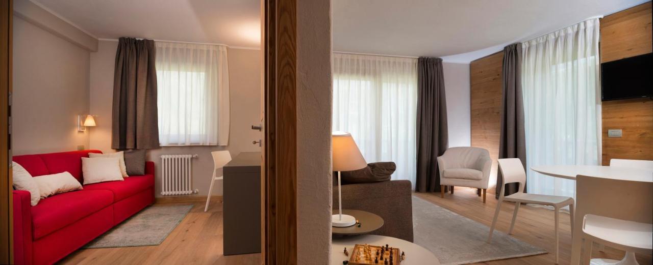 3 Chalets Aparthotel ブレウイル・チェルヴィナイア エクステリア 写真