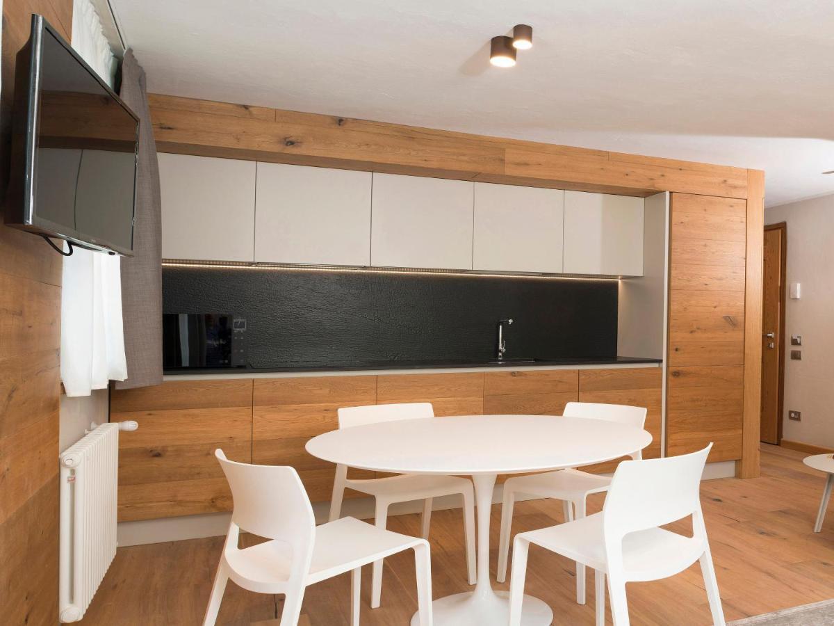 3 Chalets Aparthotel ブレウイル・チェルヴィナイア エクステリア 写真